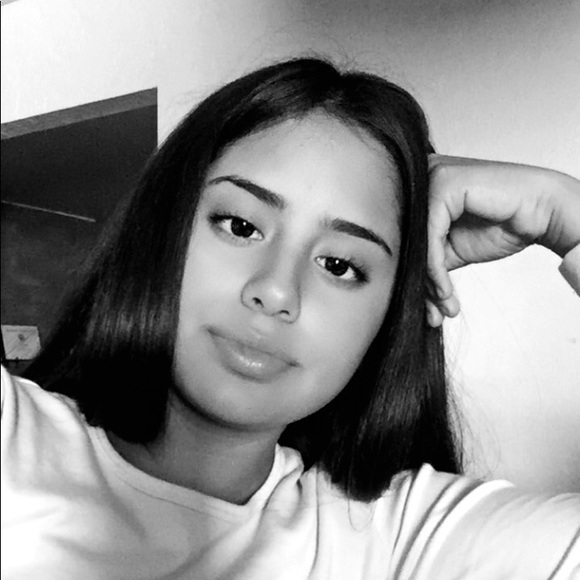 Meet your Posher, Isabel - Picture 1 of 1